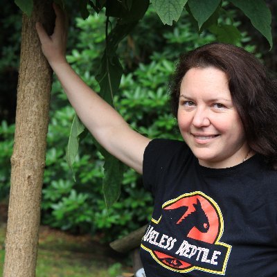 AnnaSikorskaAut's profile picture. Lubię pisać #fantasy & #SciFi, podróżować, dłubać w ogródku. I koty.
Nie cierpię polityki.