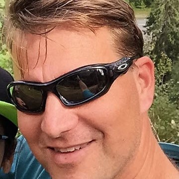 uffehenrichsen's profile picture. Investor, co-founder, technologist.