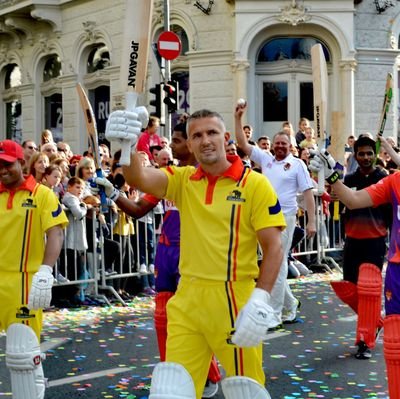 The slowest bowler in the 🏏world .
Allrounder at Romanian National cricket team .
Ambassador for Melbourne Stars .
Captain of the Groubs