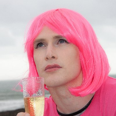 MMMonkeyB's profile picture. What do you call an inside out poet.