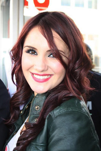 Sigo y Ayudo a todas las personas que @DulceMaria sigue en su twitter!
En este twitter estaré dándoles RT a todos y ayudando a que Dul pueda ver sus twittes!