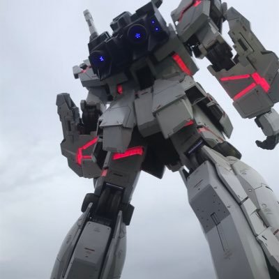 r8oXIQTrRfgiovy's profile picture. 雑食系で、チャロン多めです バナーをはるりあさんに描いてもらいました