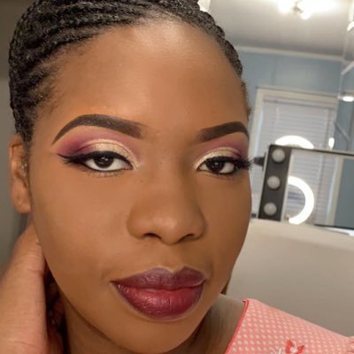 Wife, mother, FASHION and MAKEUP LOVER! Makeup by day! NURSE BY NIGHT! SUBSCRIBE TO MY YOUTUBE! beauty blogger! check the channel! snapchat: @lovelyladybug89