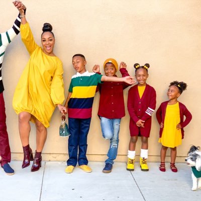 We are a Family of 8 who loves Fashion/Fun/Travel.