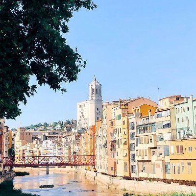 Twitter oficial de Turisme de la ciutat de Girona / Twitter officiel du tourisme de la ville de Girona / Official Twitter account of Girona Tourism @girona_cat