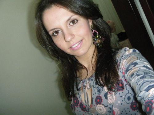 _carolmachado's profile picture. 