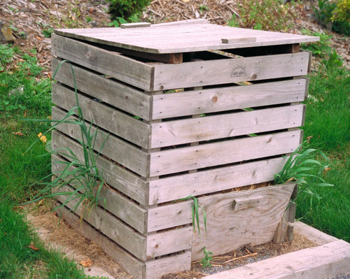 Unique Composting is a business created to use reclaimed materials to build compost bins in the Portland, Unique Composting will delivery bins to you by bike!
