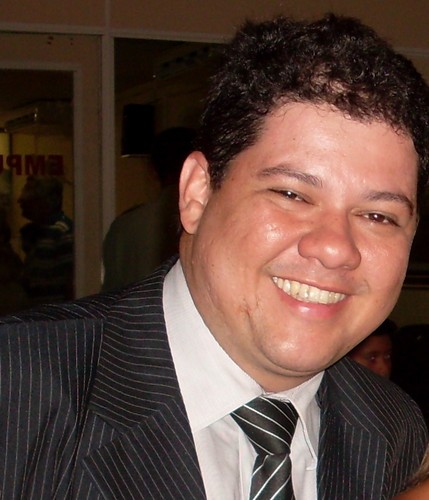 BUSCO INCANSAVELMENTE A MINHA REALIZAÇÃO PROFISSIONAL E PESSOAL, NÃO ME IMPORTO COM OS OBSTÁCULOS QUE A VIDA IMPÕE, POIS OS MESMOS SERÃO CERTAMENTE SUPERADOS!