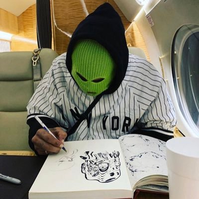 askoomson's profile picture. An experiment in a LIVE environment...