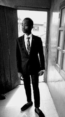 MHardeoluwa's profile picture. Am a pencil in the hand of God writing a love letter to the world 🖤