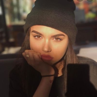 OnlyGood_vibes_'s profile picture. Just another paper cut survivor 😅