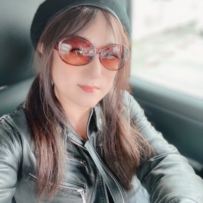 hiromihiromix's profile picture. 萬年筆愛好者、写真愛好者、Apple愛好者、ガジェット愛好者、ベース弾き、DTM愛好者、日本酒飲みながらお蕎麦手繰るの愛好者、暑いと命の危険を感じる人、睡眠愛好家、ST250EtypeとベンリィCD90乗り