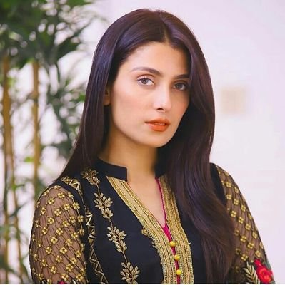 Ayeza khan Official