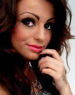 im 12 yRS old n i LUV cher lloyd [ she shuda won ] serosly i LUV cher L mor DAN my mum N i folo bak so plz folo me my lif is dedcaTd 2 cher VERRIFIED CHERETTE