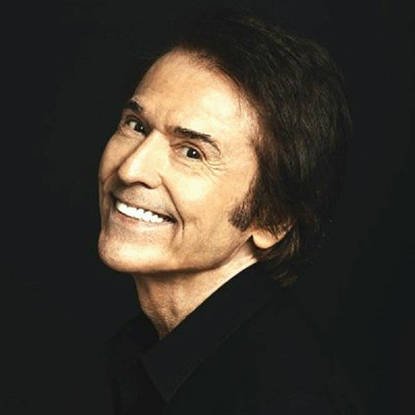 Club de admiradores de @RAPHAELartista con su página web rusa que existe desde 2004. Aquí están seguidores de #Raphael de toda la vida.
✉: my-raphael@yandex.ru