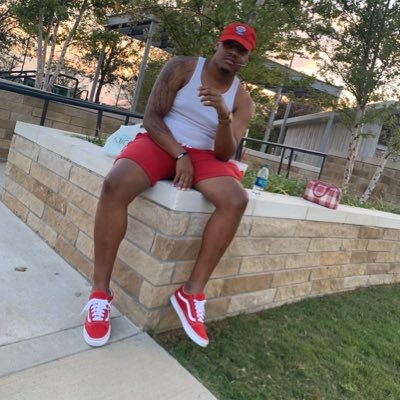 Cee 🤓 | 24 | FunkyTown🤟🏽| 6’2 😎 | 245 big nigga shit 💪🏽 | Janyla’s my world 👶🏽 | OVO Halloween gang 🎃🤙🏽