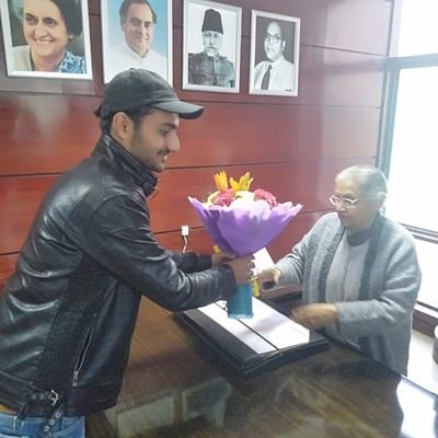 Coder.
Computer Science student at Jamia Hamdard.
Android developer.
Lives in Delhi