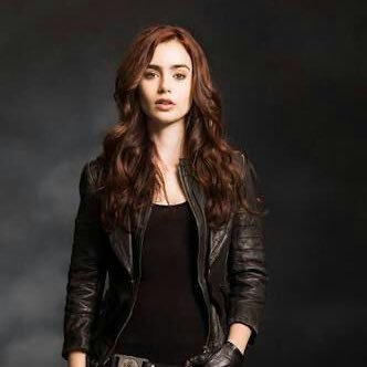 Hi I’m Kassie Louise Fray middle sister to Clary fray |Fashion designer| Single 21| New Shadowhunter|