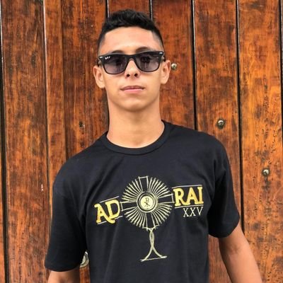 vascaíno🖤⚽
violão 🎸❤️
futebol de campo❤️⚽
música❤️
+55 24 981196171