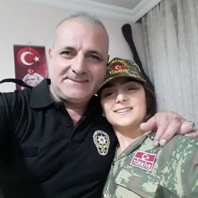 Yüzsüzdür İnsanoğlu
Kimse Bilmez Fendini
Kime İyilik Yaptıysan
Ondan Koru Kendini.!