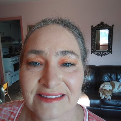 HelenVe00431195's profile picture. 