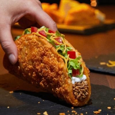 Tweeting @tacobell till they bring the toasted cheddar chalupa back. #Justice4ToastedCheddarChalupa