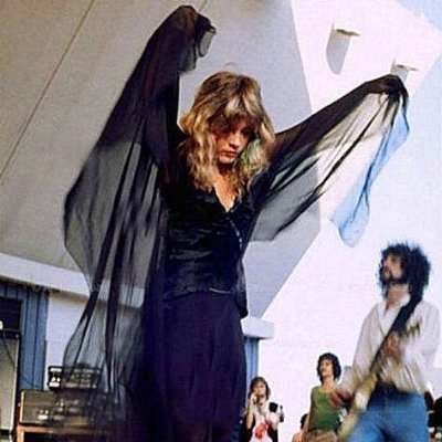 Stevie Nicks mentalist! Sweary. Democratic socialist. Trad goth to my core. Pro LGBTQ+, BLM, feminist. She/her