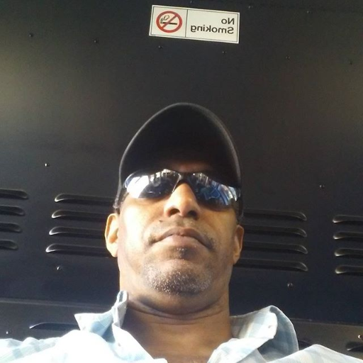 DJcarlitowaysz's profile picture. Dios es amor y amor es todo lo que necesitas entonces con el amor de Dios me armare para combatir tanto odios que hay en este mundo donde va la humanidad