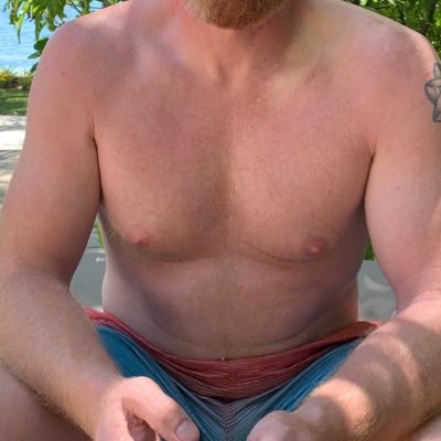 Irish, NZ. Gay. Daddy with a dad bod. Top/vers. FF top, exploring the other side.