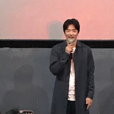 It's been 16 years since I fell in love with KSW, Korean dramas are my healing. Cats lover who works as English, piano teacher and choir. クォンサンウに恋して16年の宝塚ファン愛猫家