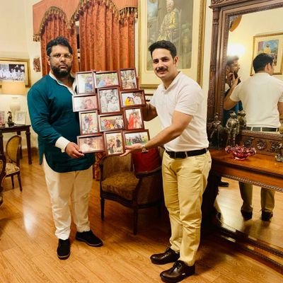 ihimmatsingh's profile picture. चार बांस चौबीस गज, अंगुल अष्ट प्रमाण।
ता ऊपर सुलतान है, मत चुको चौहान।।