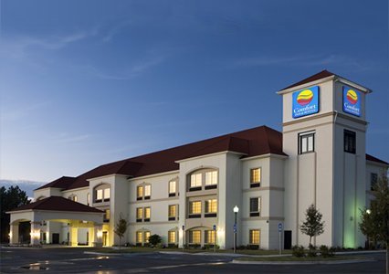 Comfort Inn and Suites is located off I-95, I-16, & GA Highway 21. Members of Choice Hotels offering Choice Privileges Rewards.Your comfort is our top priority!