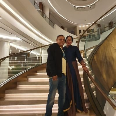 अद्वेष्टा सर्वभूतानां मैत्र: करुण एव च ।
निर्ममो निरहंकार: समदु:खसुख: क्षमी ।।
संतुष्ट: सततं योगी यतात्मा दृढ़निश्चय: ।