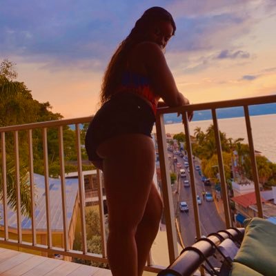 prxncessdeanna's profile picture. 🇯🇲🇨🇦🇬🇭 |♍️| So.Flo🌴 | RN, BSN💉| When you seek beauty in all people and things, you will not only find it, you will become it✨