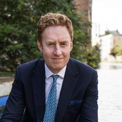 Financial planner with over 25 years of experience working with private clients, trusts, estates and corporate clients.