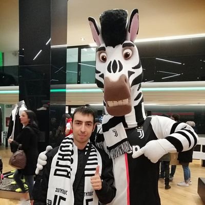 mi chiamo Luca,30 anni 
tifoso della Juventus
Super tifoso della Juventus women e di Cristiana Girelli
fino alla fine 🤍🖤
 https://t.co/Za14OXWeJP…