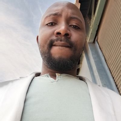 Vutomi I nyimpi, ku lwiwa siku na siku.
🙏🏾✊🏾🙌🏾💪🏾
Life is war, we fight daily.