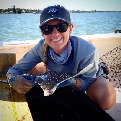 Research Technician in the Marine Community Ecology Lab at @SoMAS🦈 #SOFOsharks, @SEA_Semester C-267, She/her/hers