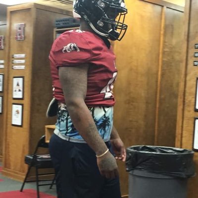 6'3 235 🙏🦍 Class of 2018 #JucoProduct ☝🏻#Memphis Open for recruitment to all jucos !!!!!!