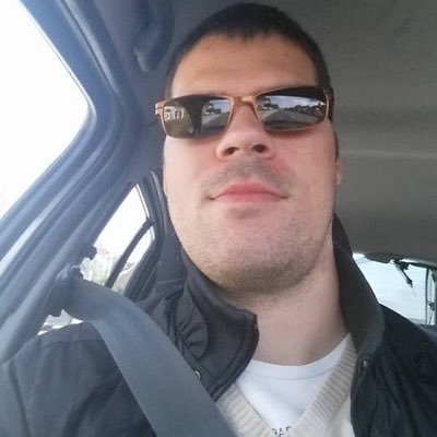 Je sui un homme jeune et beaucoup d’avenir devant lui