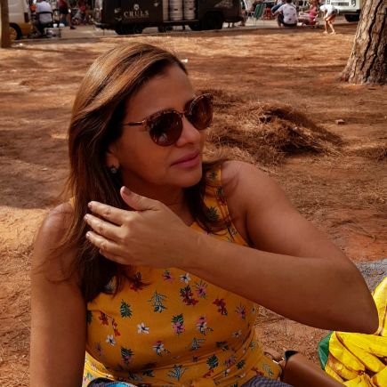 crismotacarvalh's profile picture. 