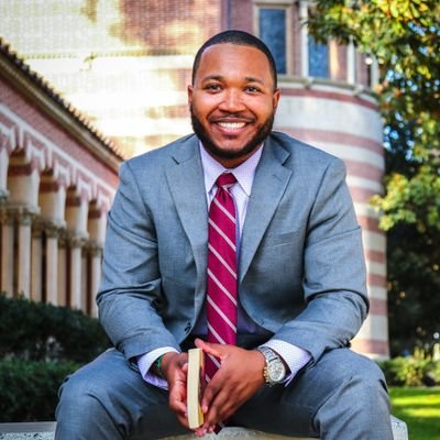 a kid from Gary | ΦΝΠ | Traveler. Storyteller. Writer. Sociologist. | I study social infrastructure, flourishing, & (anti-)Blackness in 🇺🇸🇧🇷.