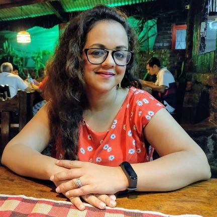 Dilliwali!! Foodie, travel addict, unplugged music maniac, PR consultant, mamma of two humans and a four legged baby!!!!