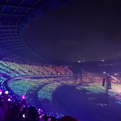 Official Fanbase for #BTSLyricsInAllLanguages Project. Our goal is to collect translations of the full @bts_twt discography in as many languages as possible.