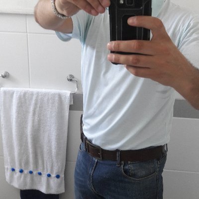 Cuenta de diversión y opinión, suelo subir fotos random, favear mucho... y no soy bueno describiéndome así que si te interesa conocerme más me escribes y listo