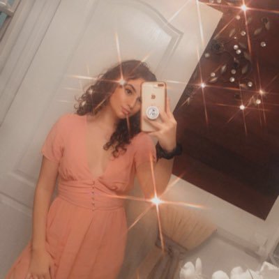 MariiReads's profile picture. 20 • @mariireads and @marii.alvarrez on ig • Miami • 🇨🇺• ♋️