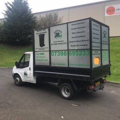 Up to 40% cheaper than a skip, we do all the loading ♻️🚛