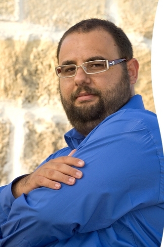 Emanuel Delia hu kandidat prospettiv ġdid fuq il-lista tal-Partit Nazzjonalista fil-5 distrett elettorali.Din hi l-ewwel darba li ħiereġ għall-elezzjoni.