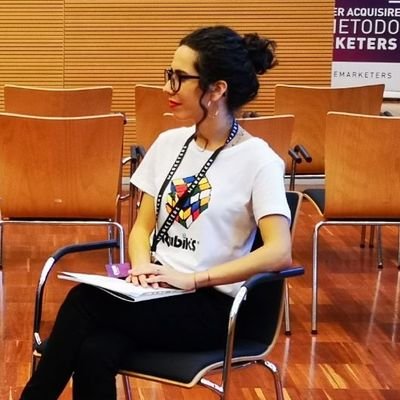 Journalist at @InsideMarketing ¦ Conference #Interpreter (Italian-Portuguese) ¦ Passionate about writing and #marketing