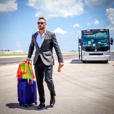 Pro Athlete🏈 | WR | @ELF_official | @viennavikings IndIanapolis, IN